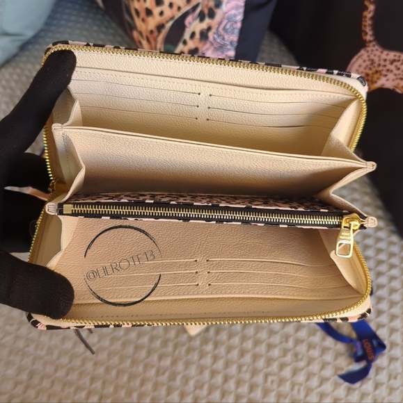 Louis Vuitton Wild At Heart Creme Empreinte Zippy - Picture 10 of 17